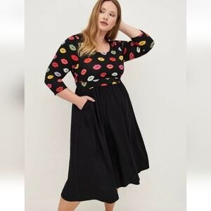Torrid Sz 2 Midi Challis And Jersey Graphic  Lips Pockets Dress Size 18-20